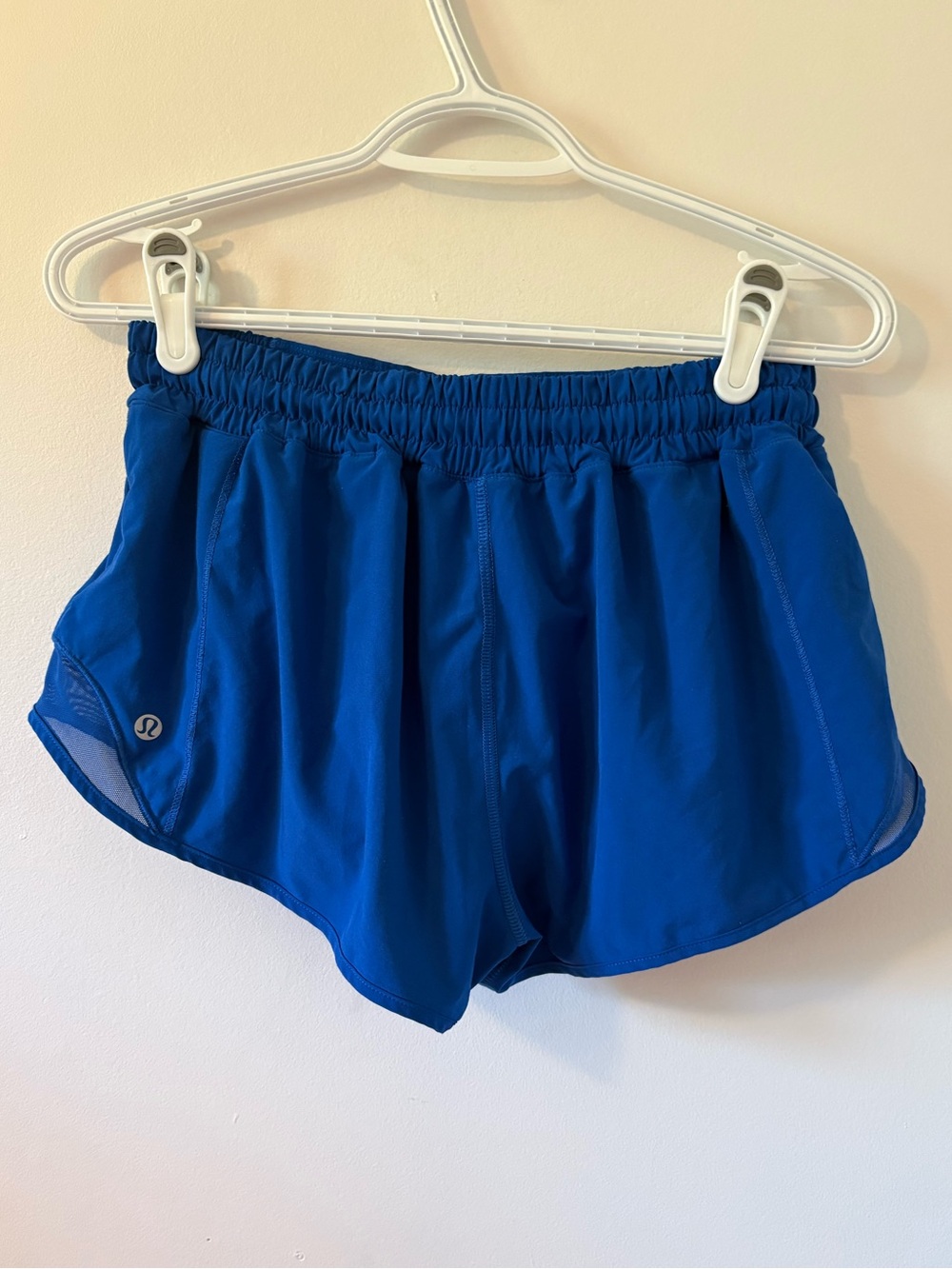 Lululemon Hotty Hot Low-Rise Lined Short 2.5" Size 8